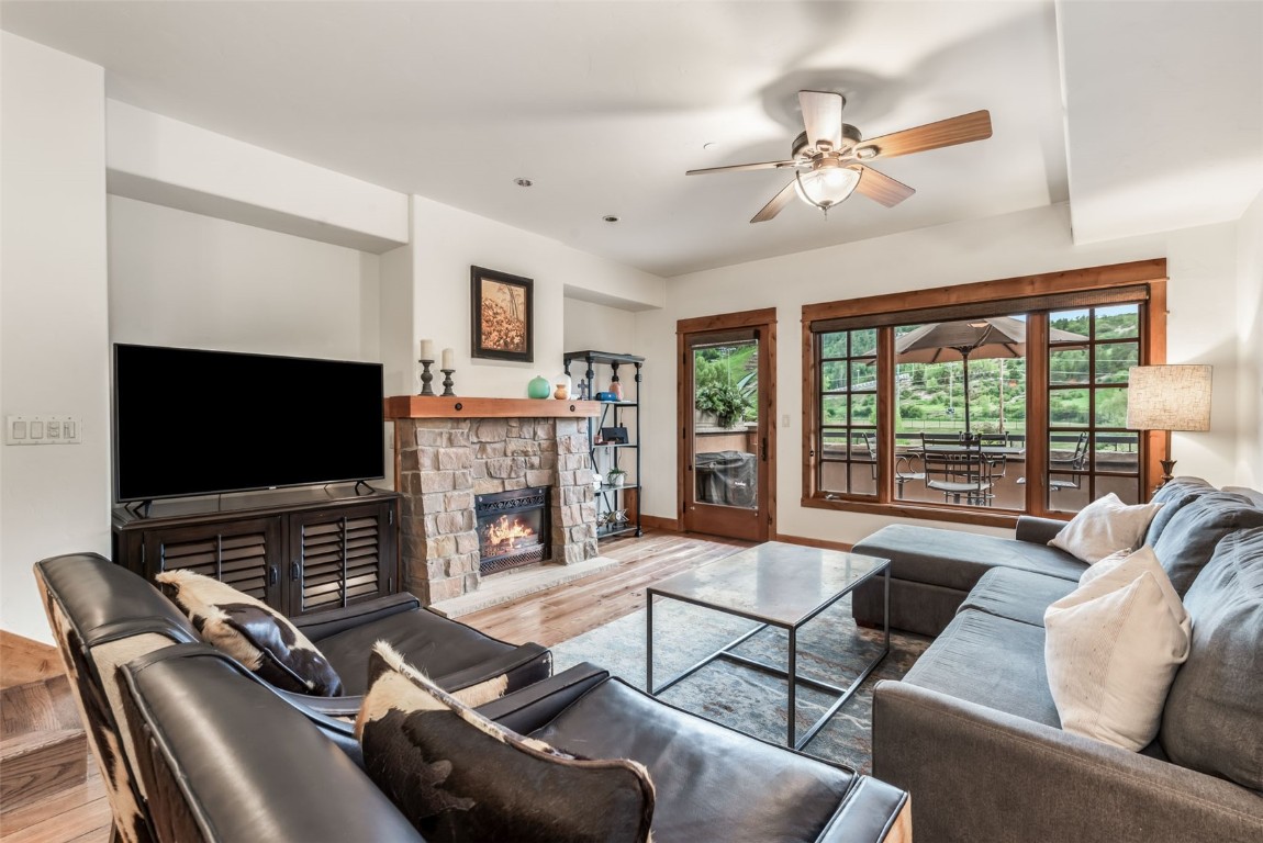 1110 Yampa STREET R8