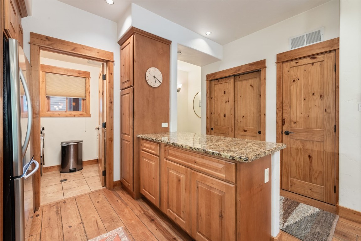 1110 Yampa STREET R8