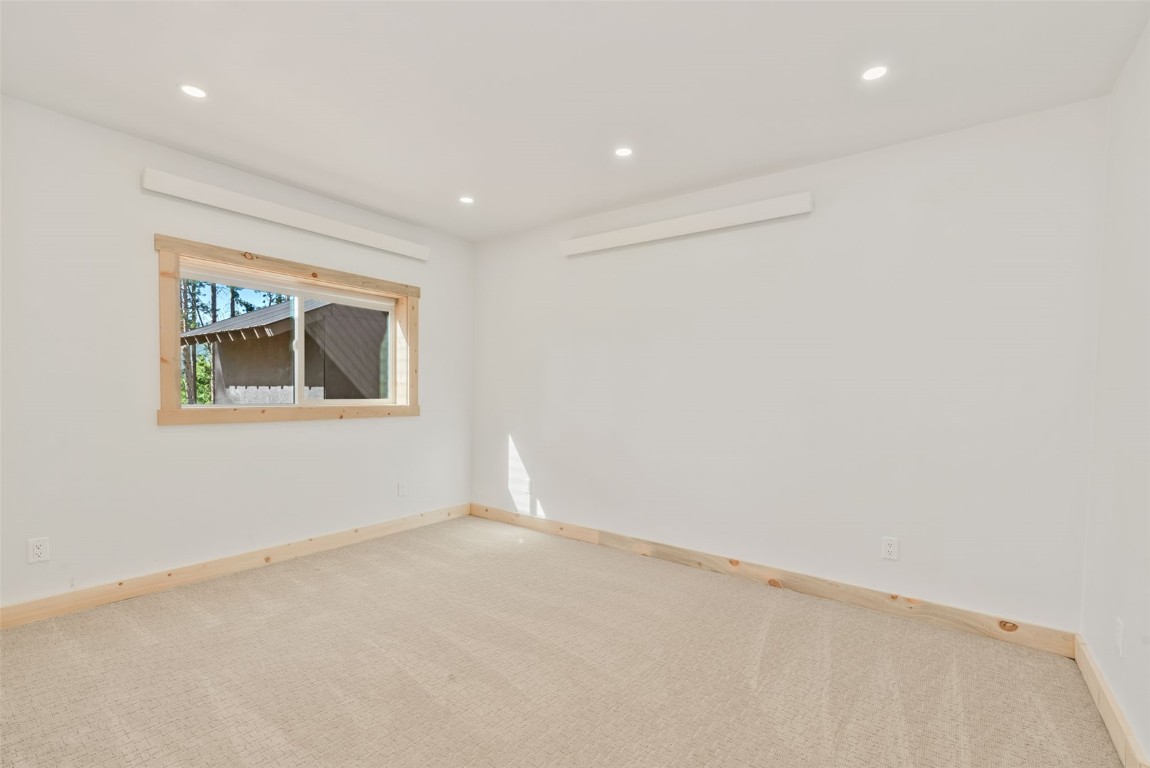 33529 Seneca TRAIL