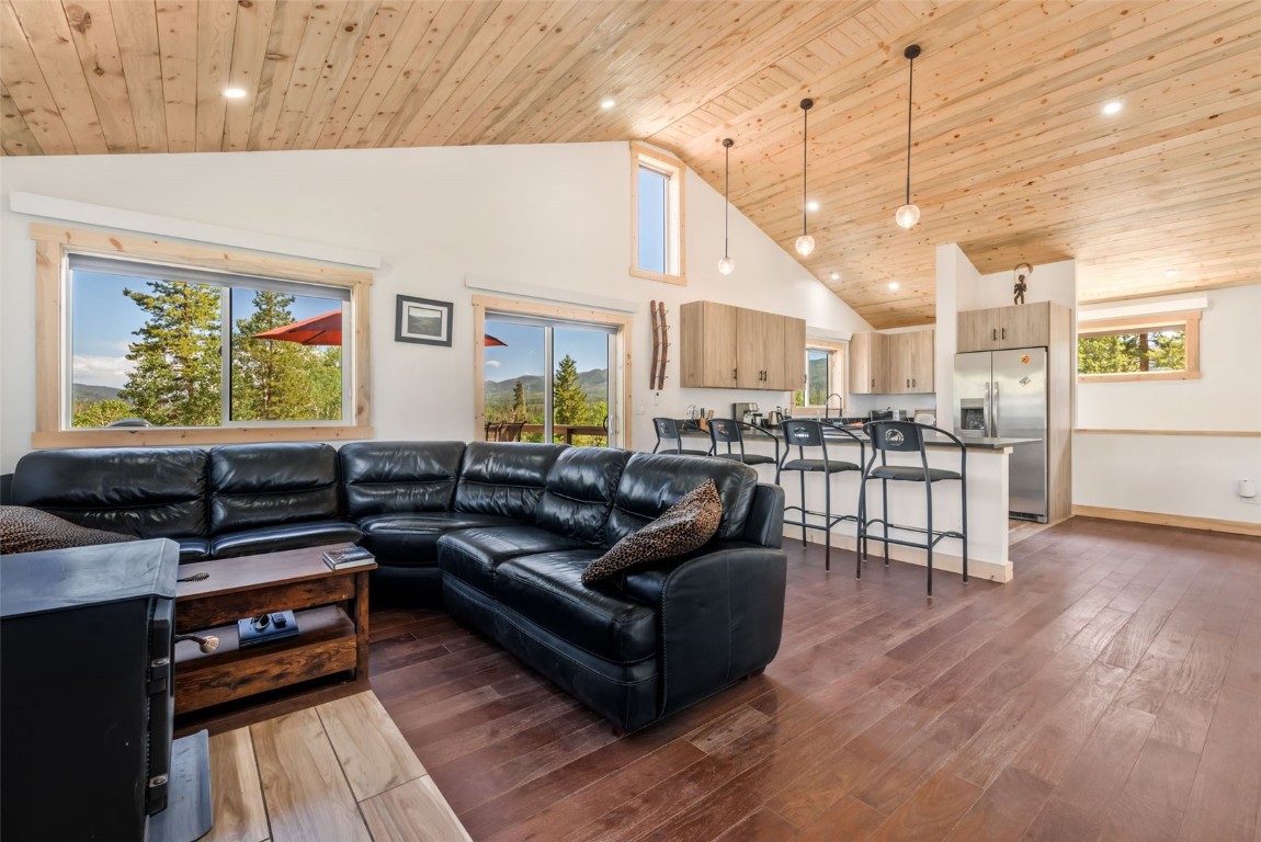 33529 Seneca TRAIL