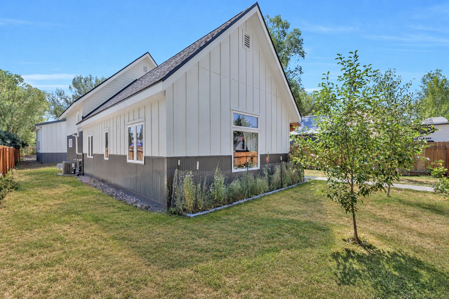 124 N 3rd STREET