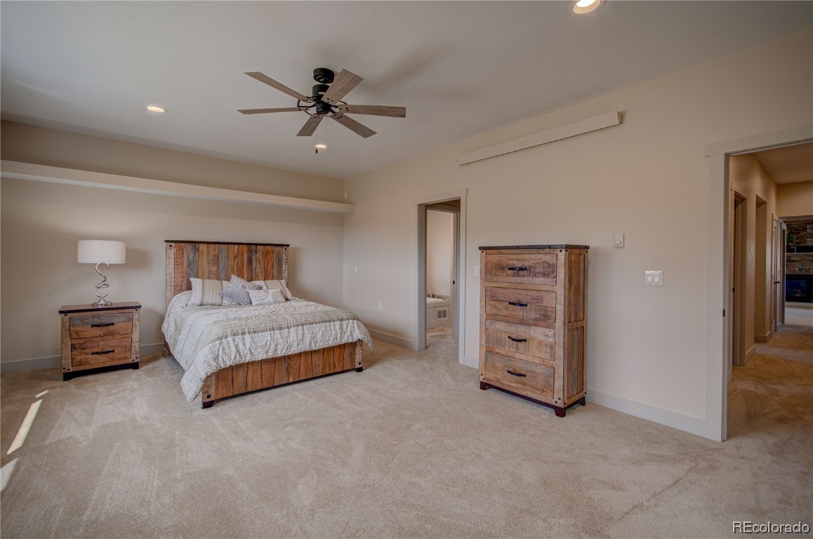 142 Oak Ridge CIRCLE