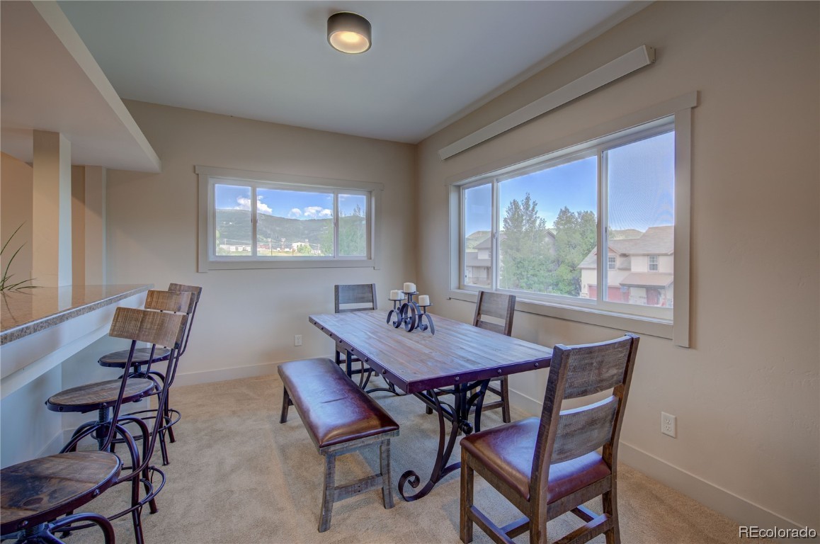 142 Oak Ridge CIRCLE