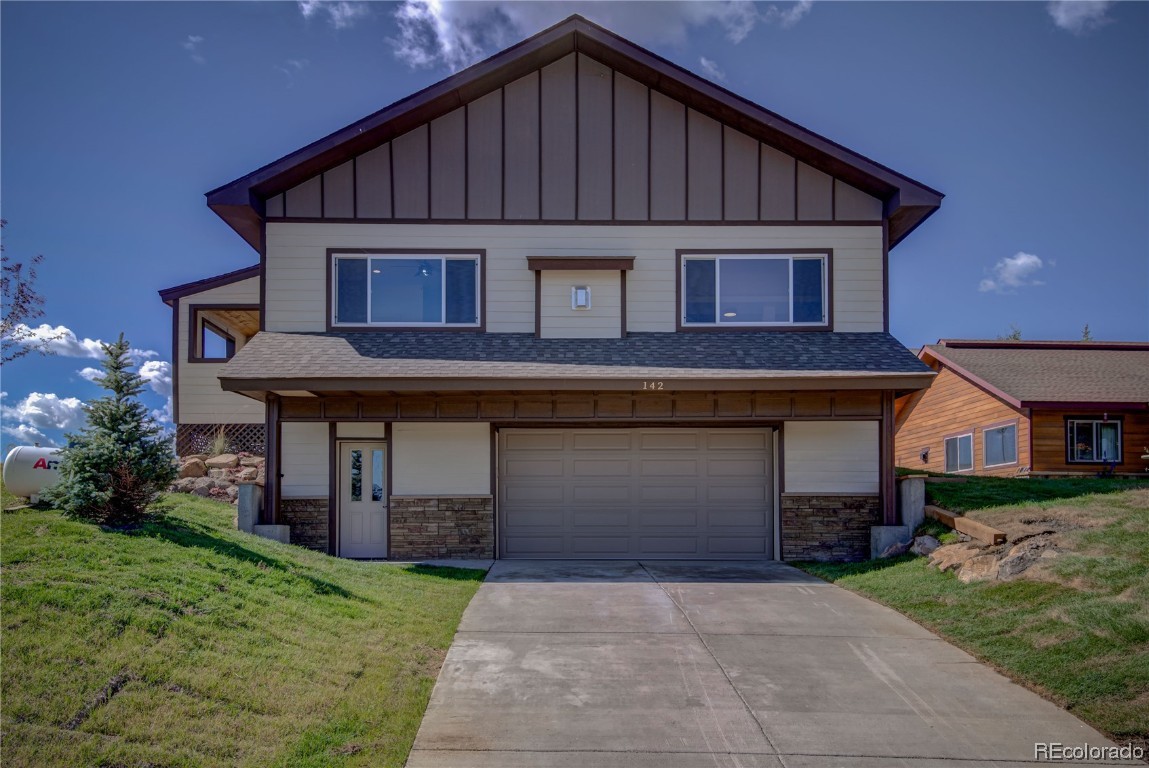 142 Oak Ridge CIRCLE