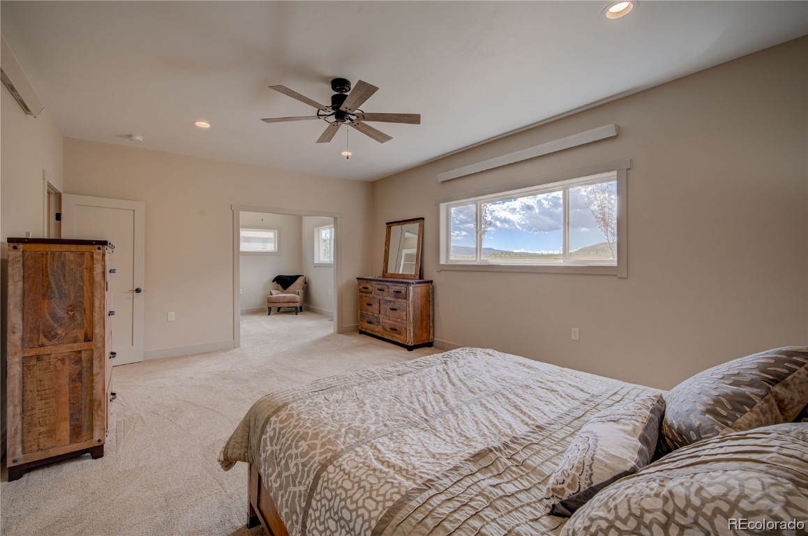 142 Oak Ridge CIRCLE