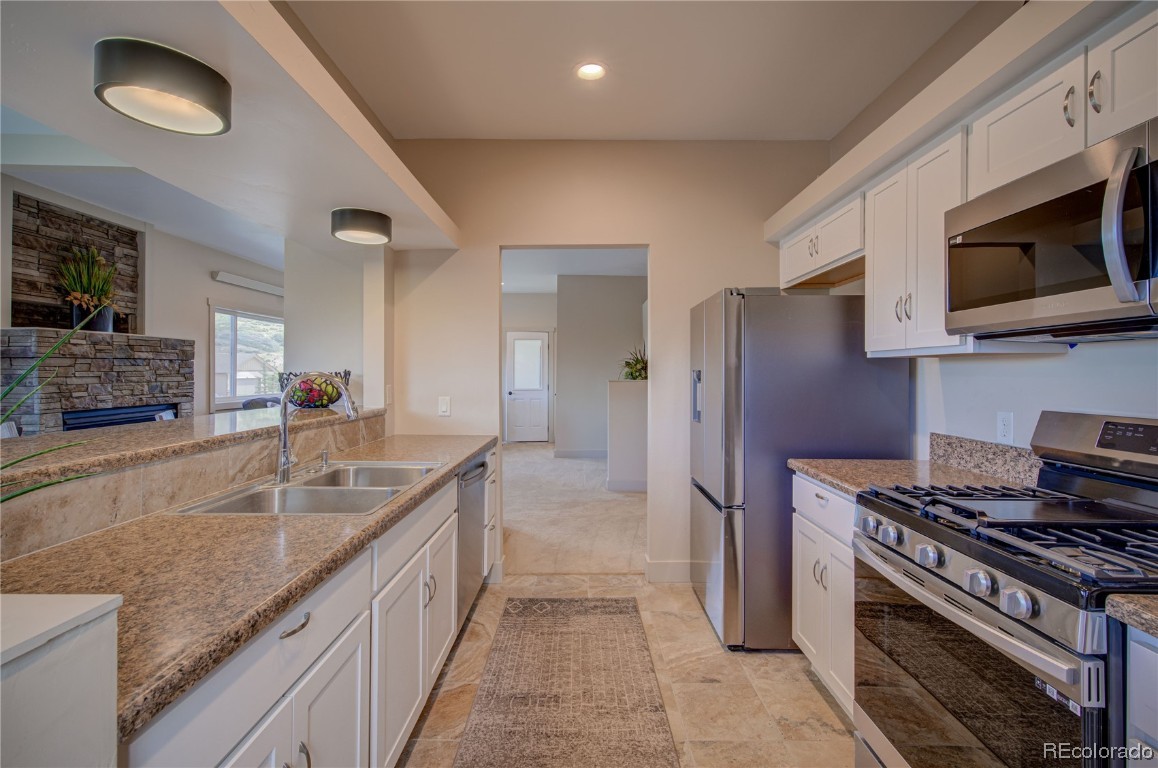 142 Oak Ridge CIRCLE