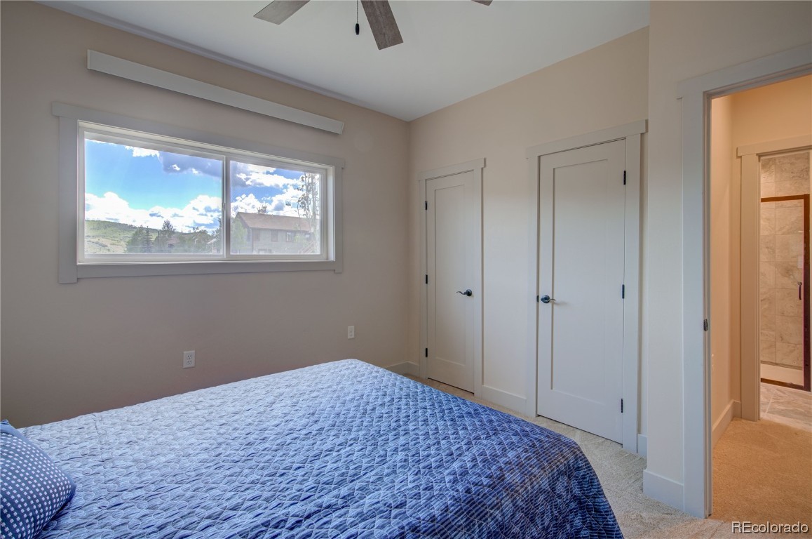 142 Oak Ridge CIRCLE