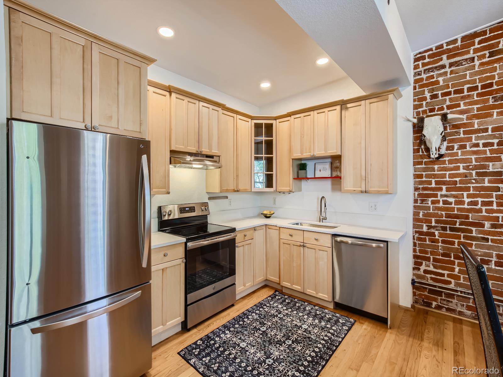 800 E 18th Avenue Unit: 208