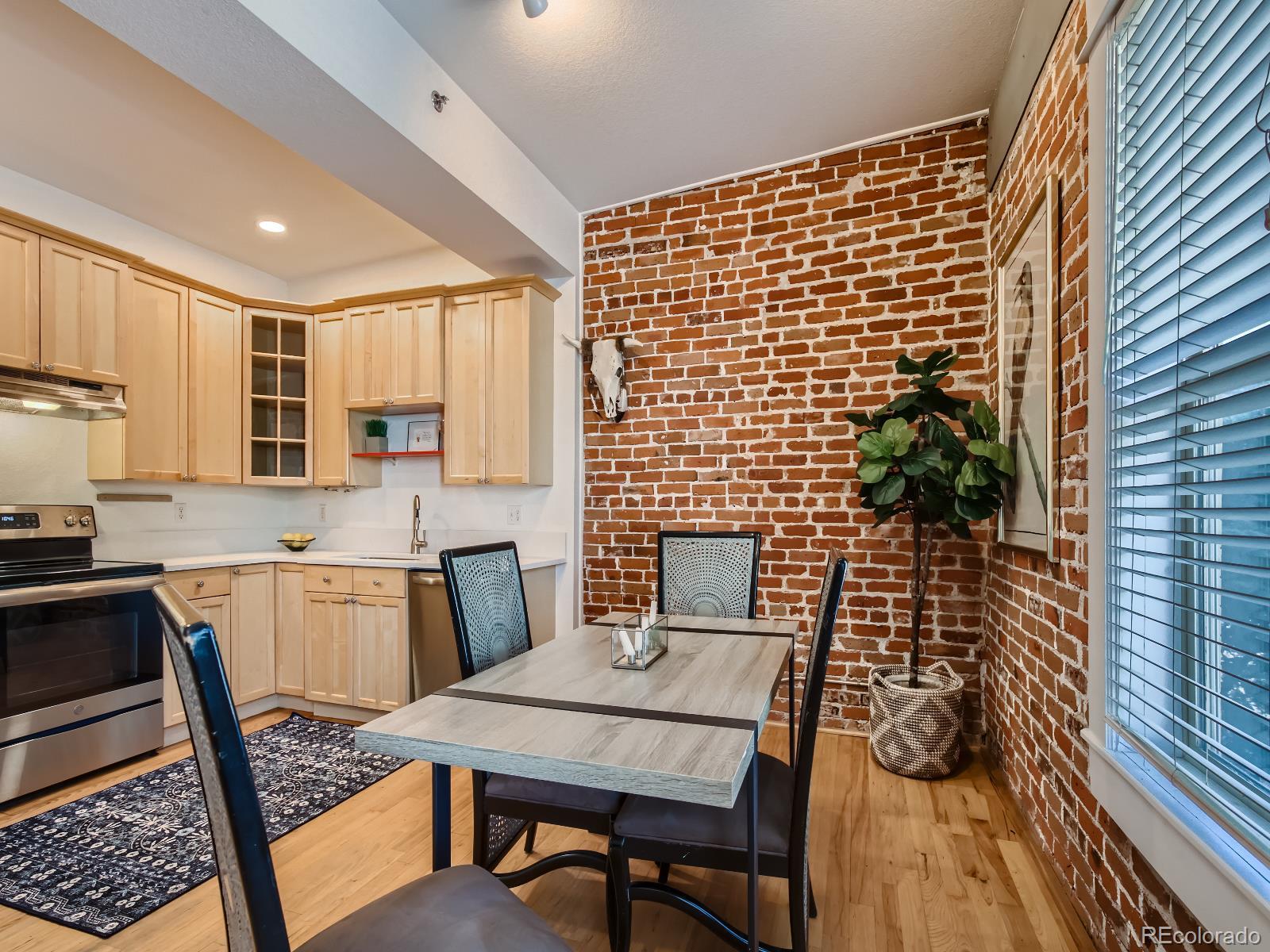 800 E 18th Avenue Unit: 208