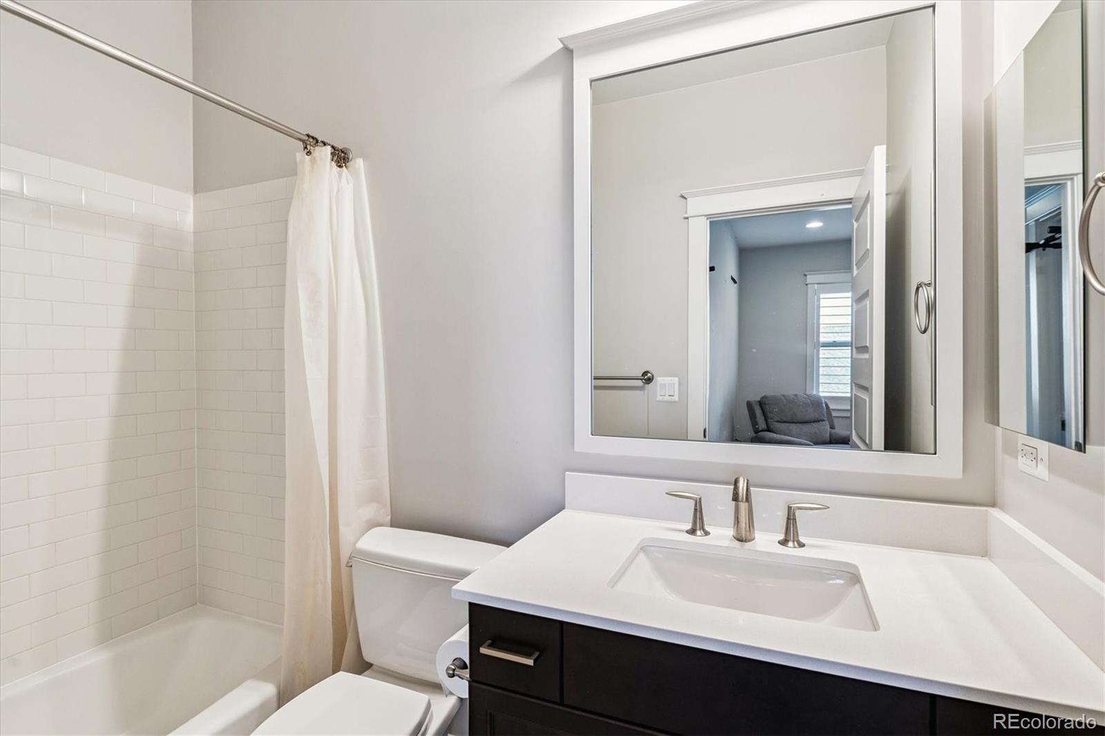 5497 N Xanthia Court