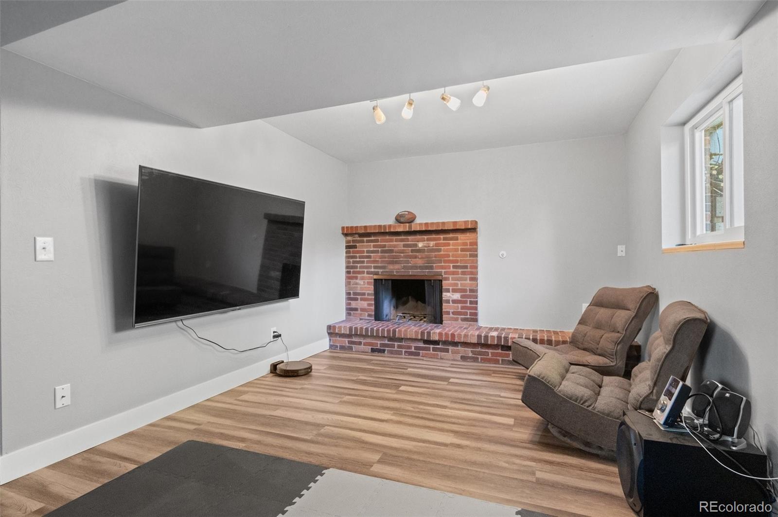 2511 S Balsam Way