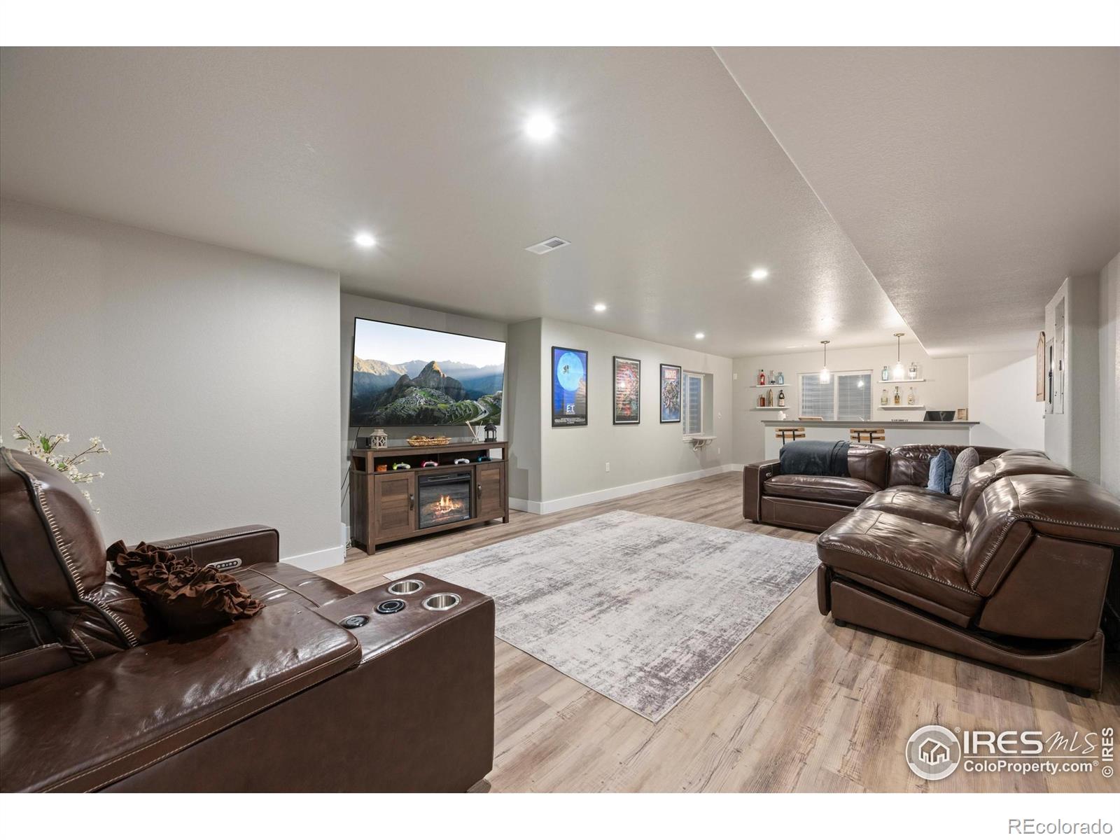 6460 Clearwater Drive