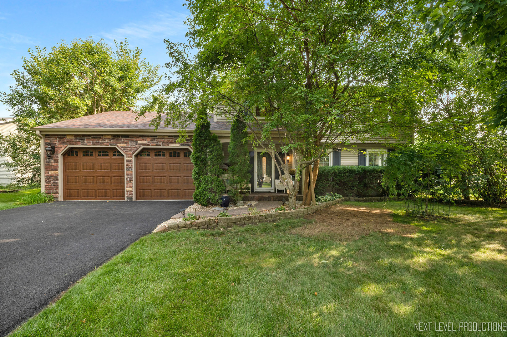 1152 Lexington Lane