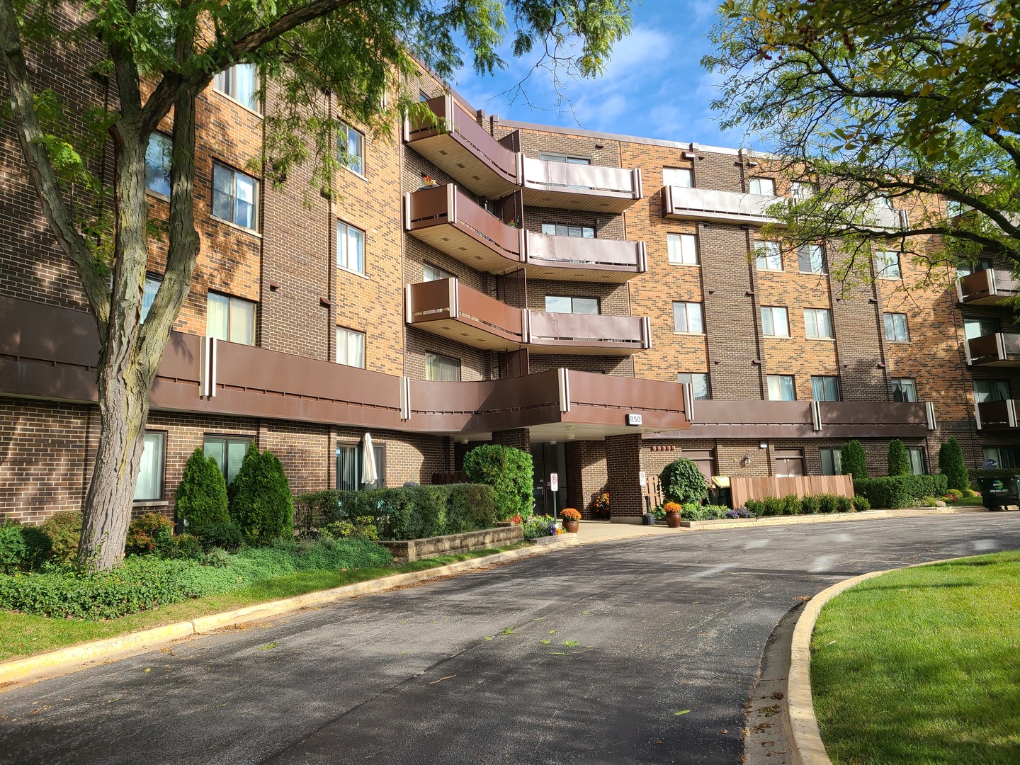 850 Wellington Avenue Unit: 111