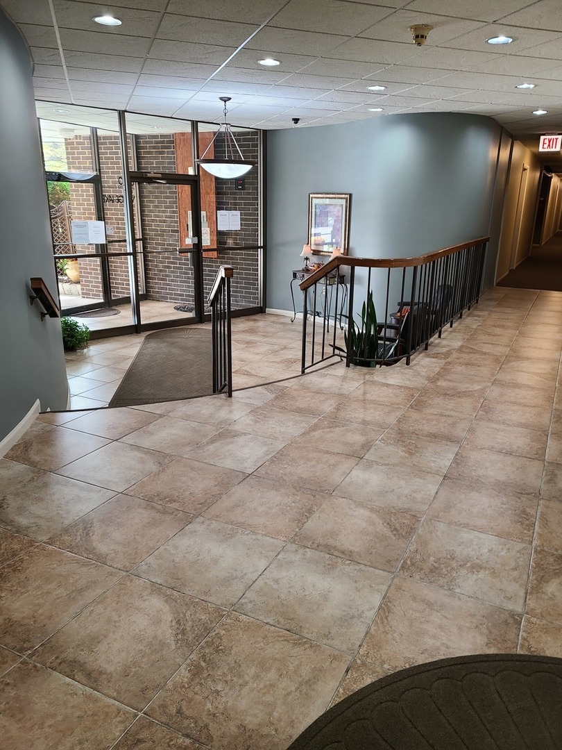 850 Wellington Avenue Unit: 111