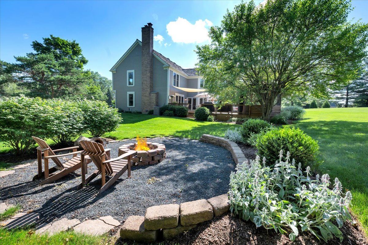 21211 W Laurel Lane
