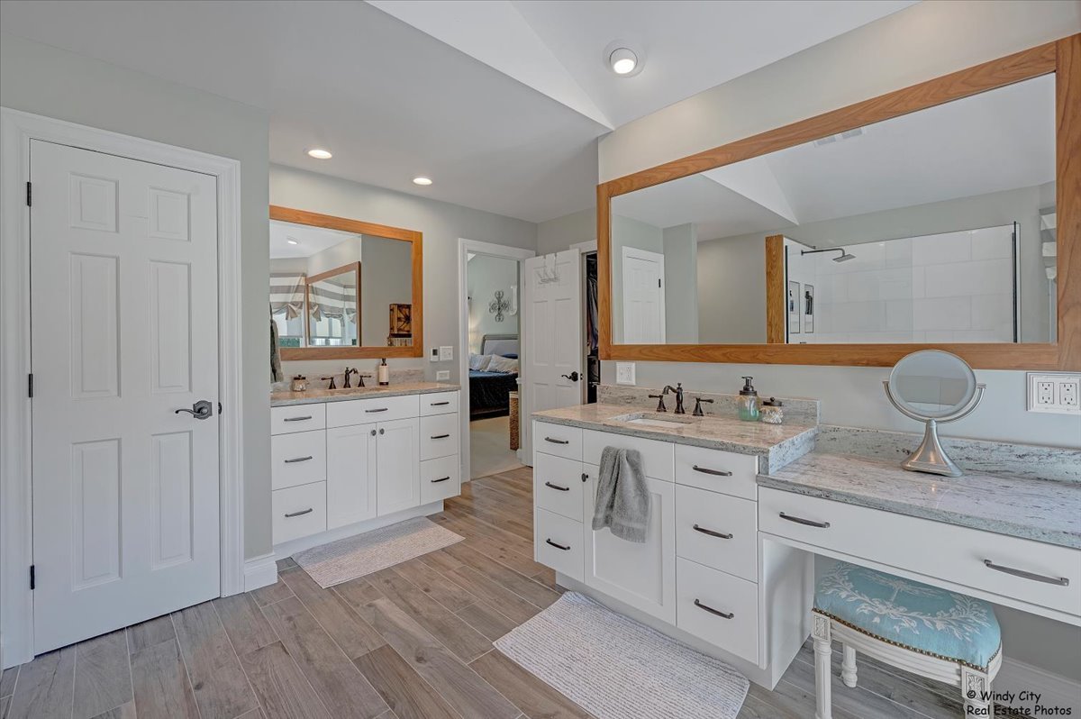 21211 W Laurel Lane