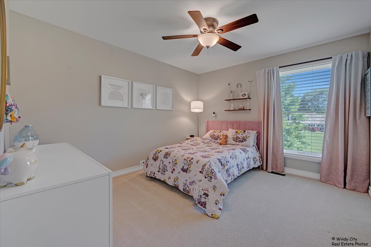 21211 W Laurel Lane