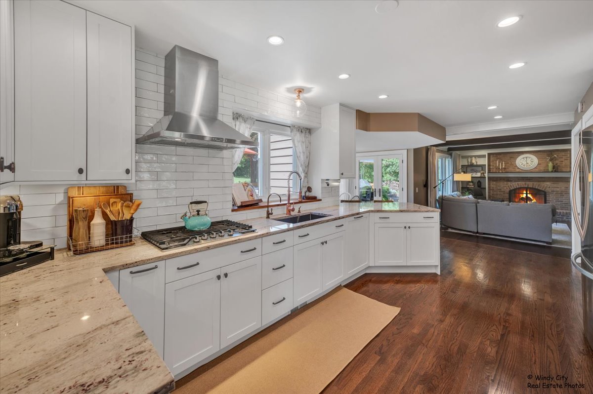 21211 W Laurel Lane