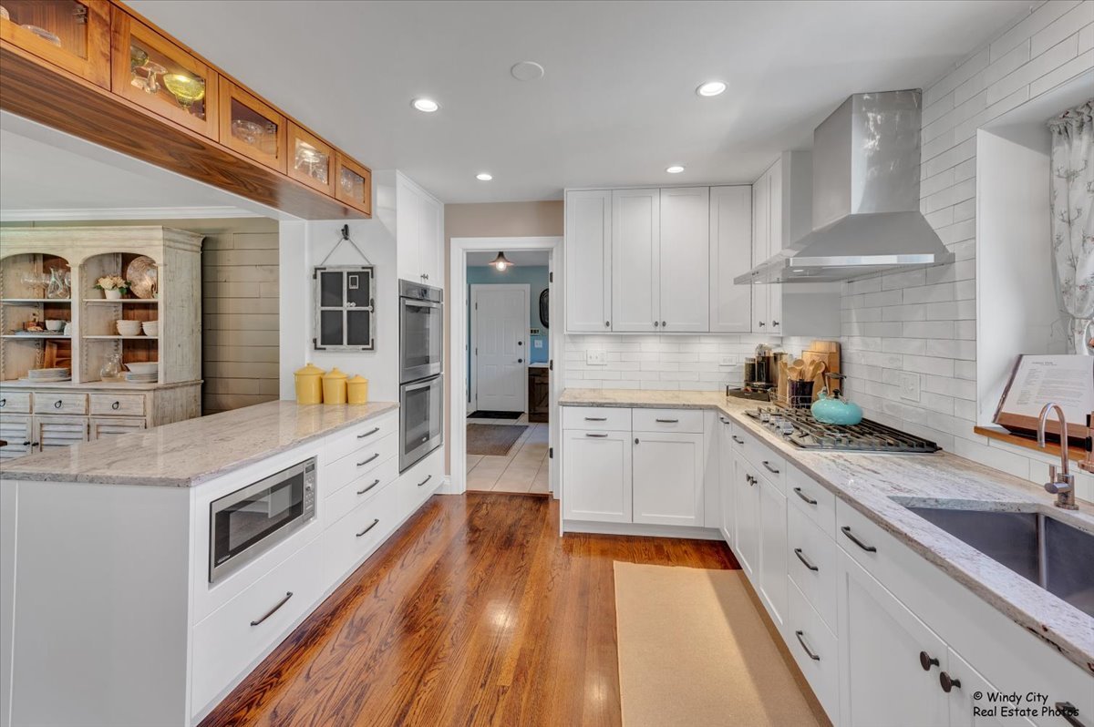 21211 W Laurel Lane