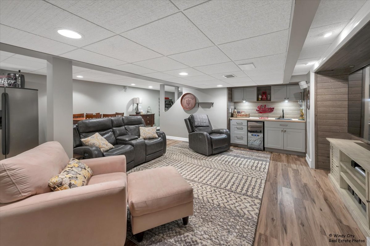 21211 W Laurel Lane