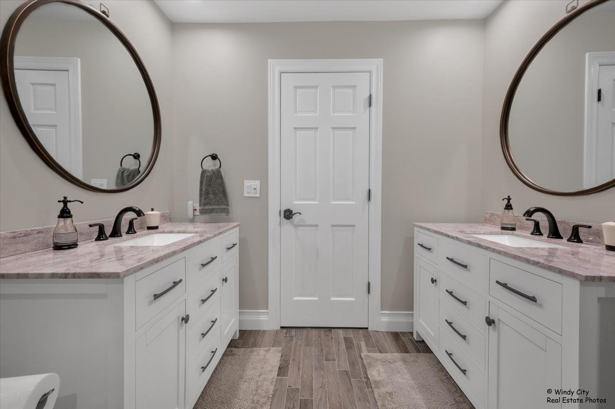 21211 W Laurel Lane