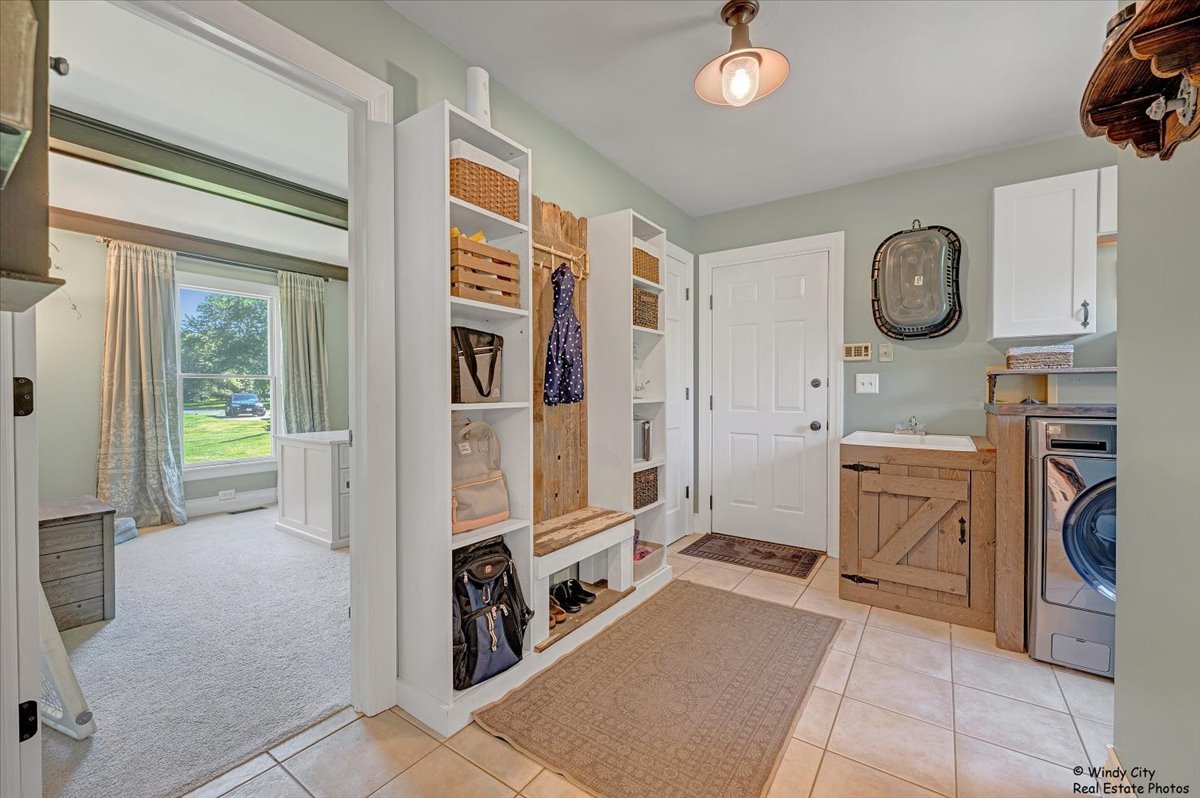 21211 W Laurel Lane
