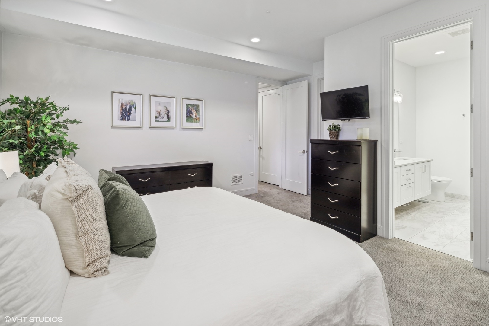 1739 N Humboldt Boulevard Unit: 1E