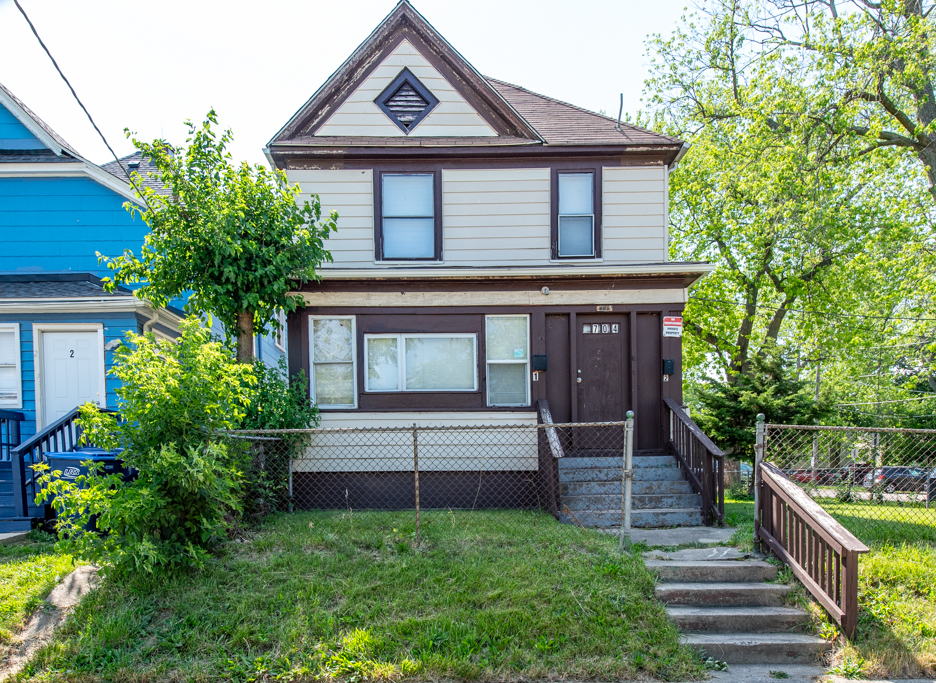 704 S Martin Luther King Jr Avenue