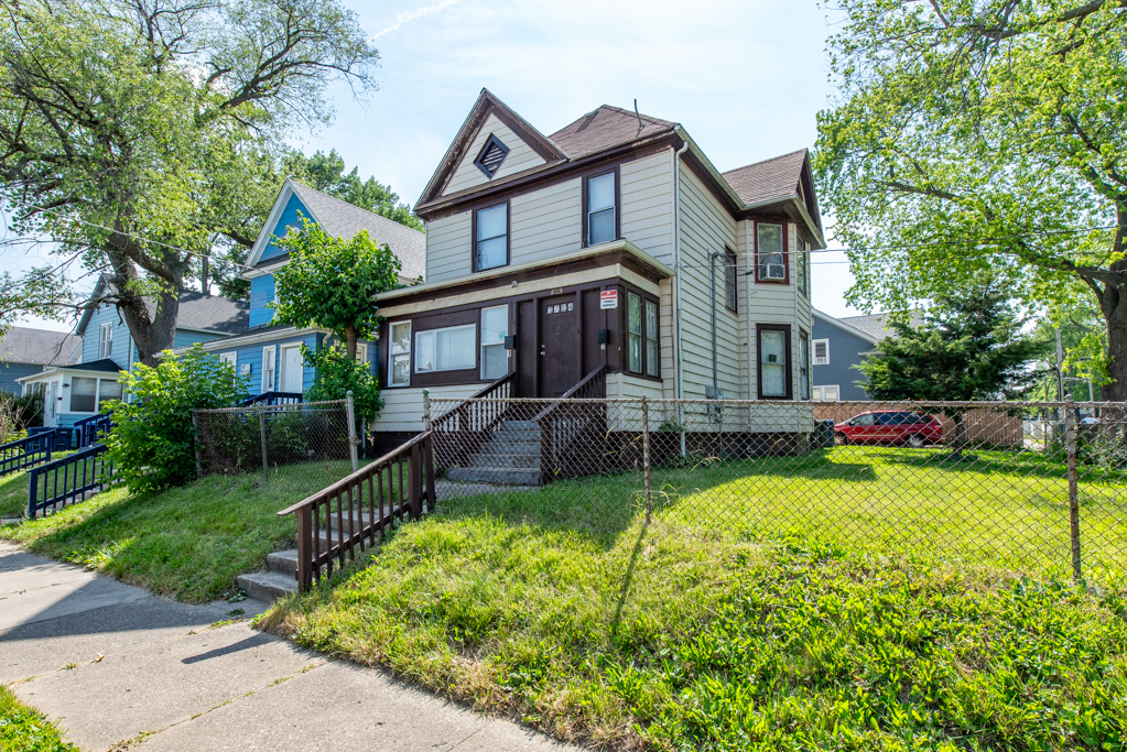 704 S Martin Luther King Jr Avenue
