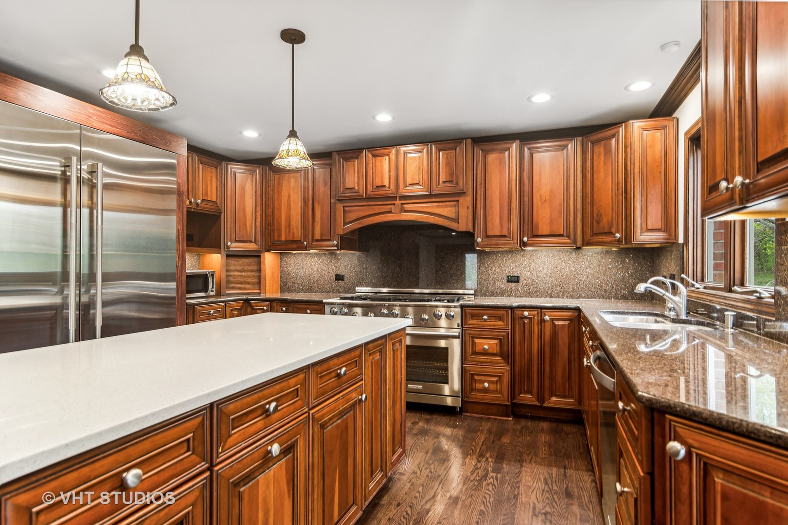 3936 Lakeview Court