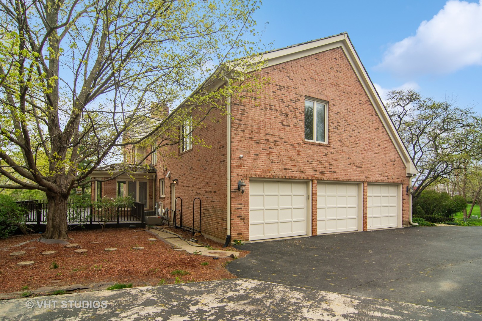 3936 Lakeview Court