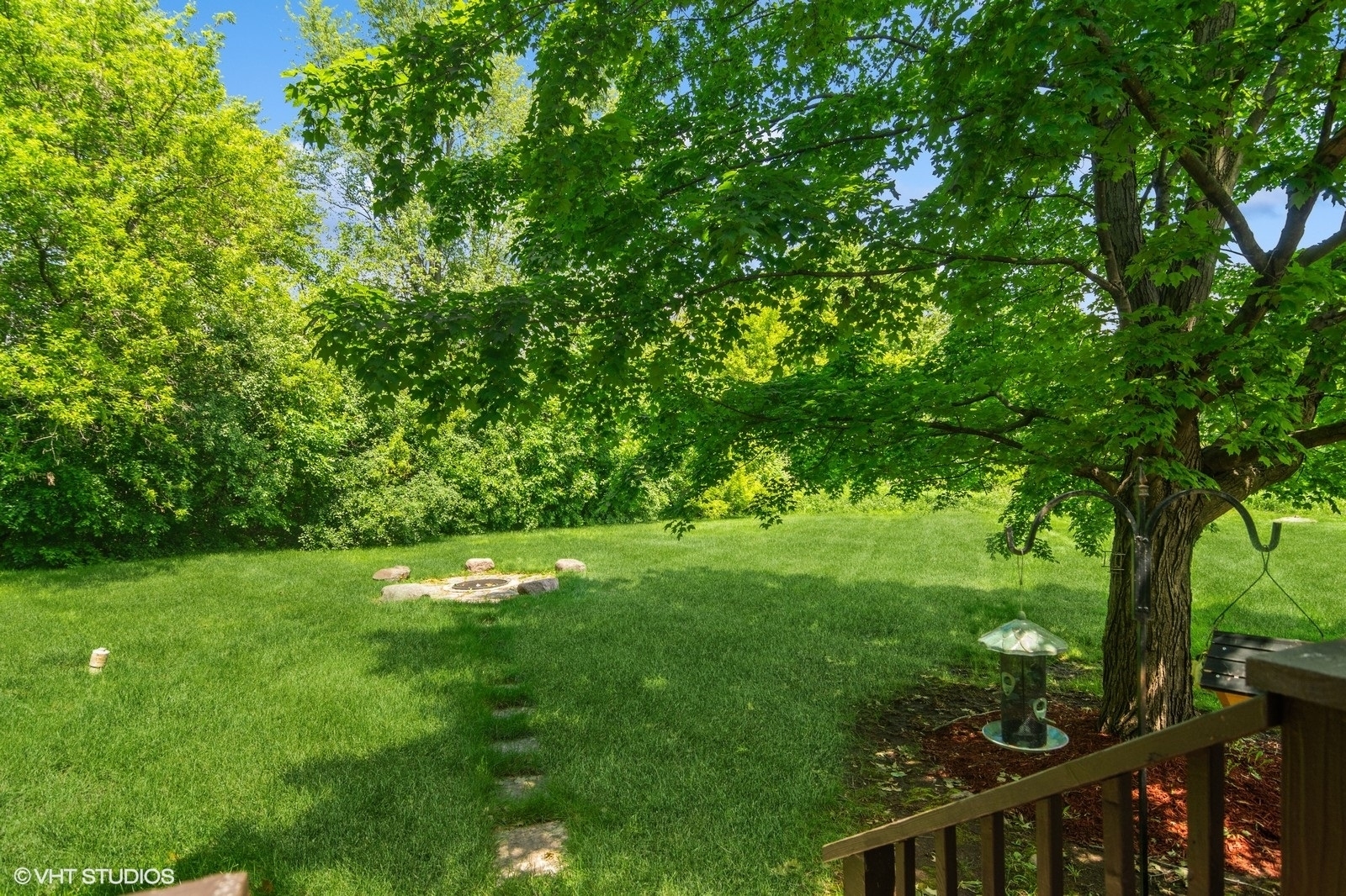 3936 Lakeview Court