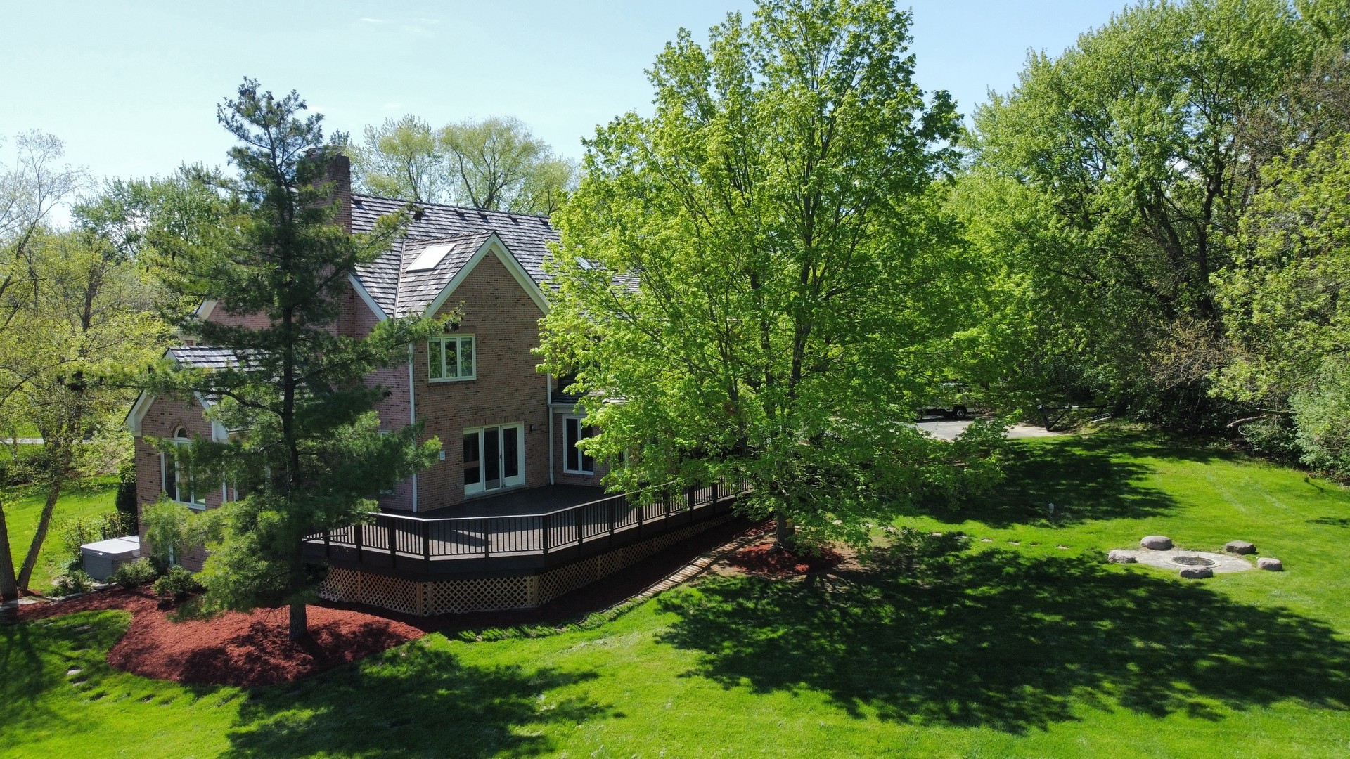 3936 Lakeview Court