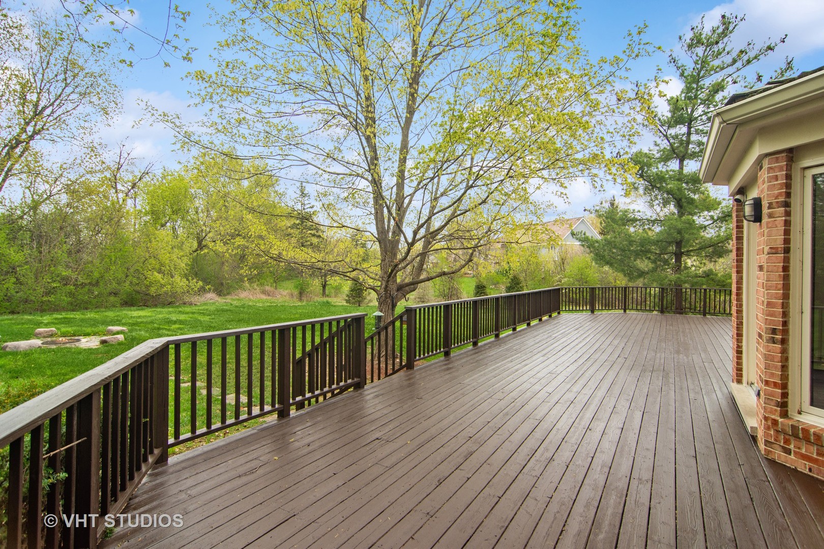3936 Lakeview Court