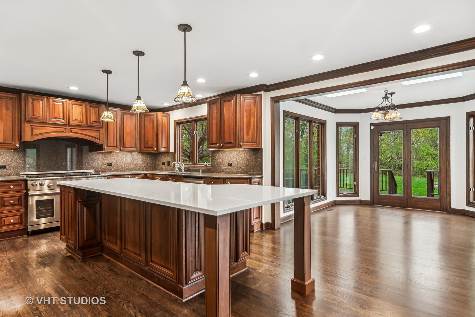 3936 Lakeview Court