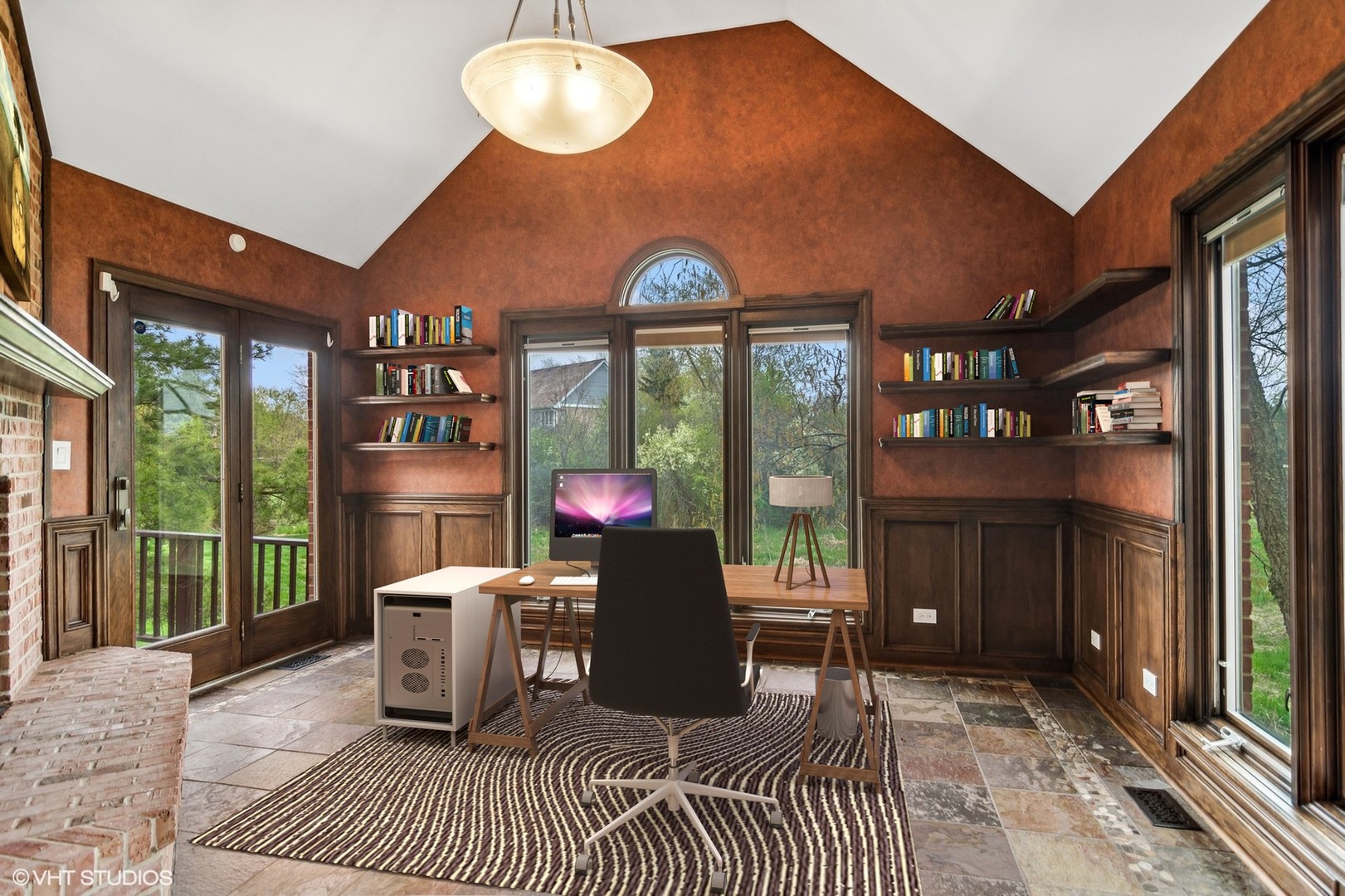 3936 Lakeview Court