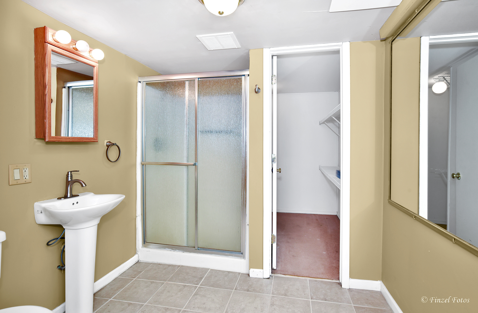 1115 Manhatas Trail