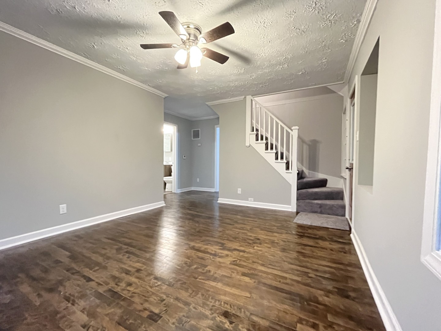 901 FLINTWOOD Court