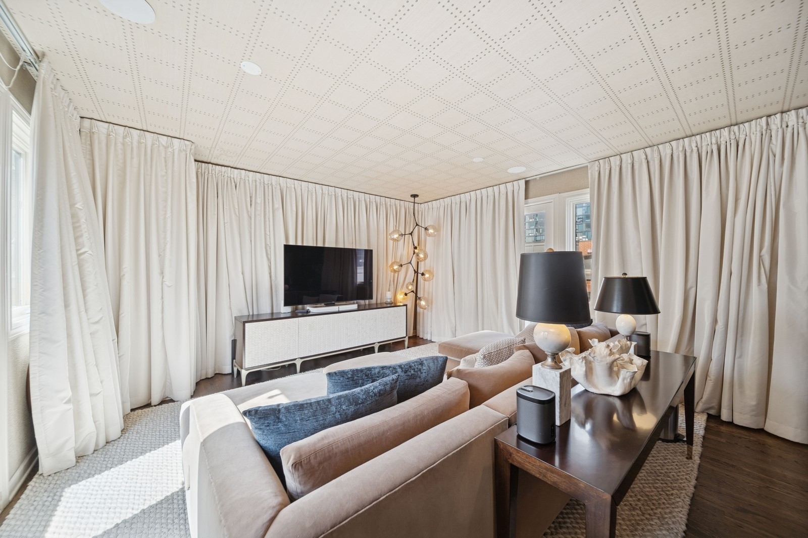 450 W Superior Street