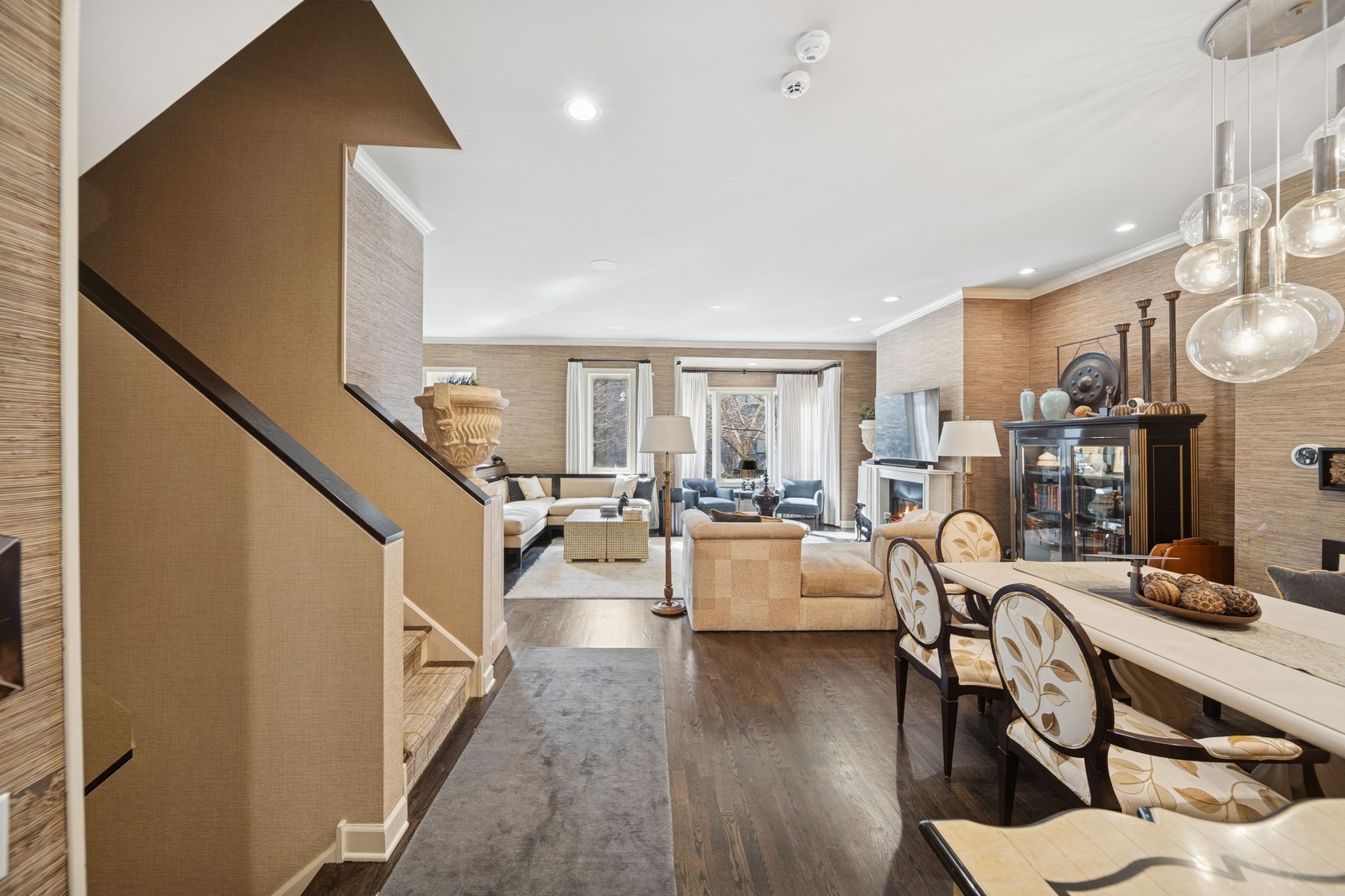 450 W Superior Street