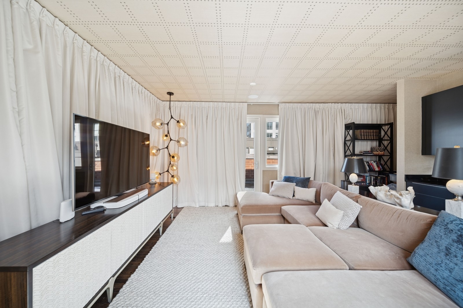 450 W Superior Street