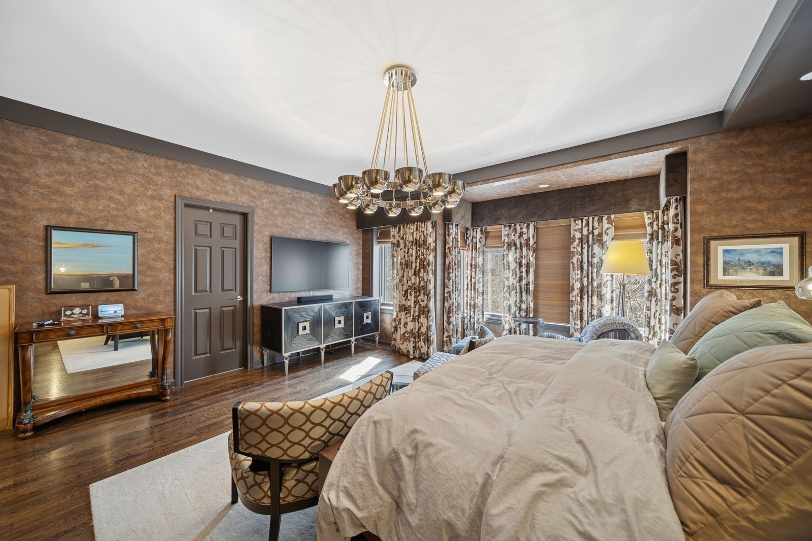 450 W Superior Street