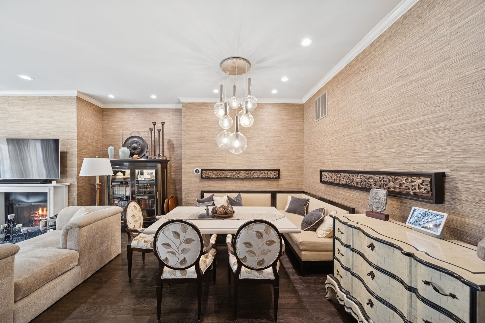 450 W Superior Street