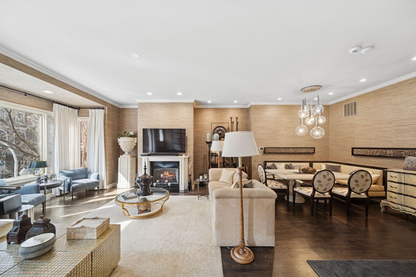 450 W Superior Street