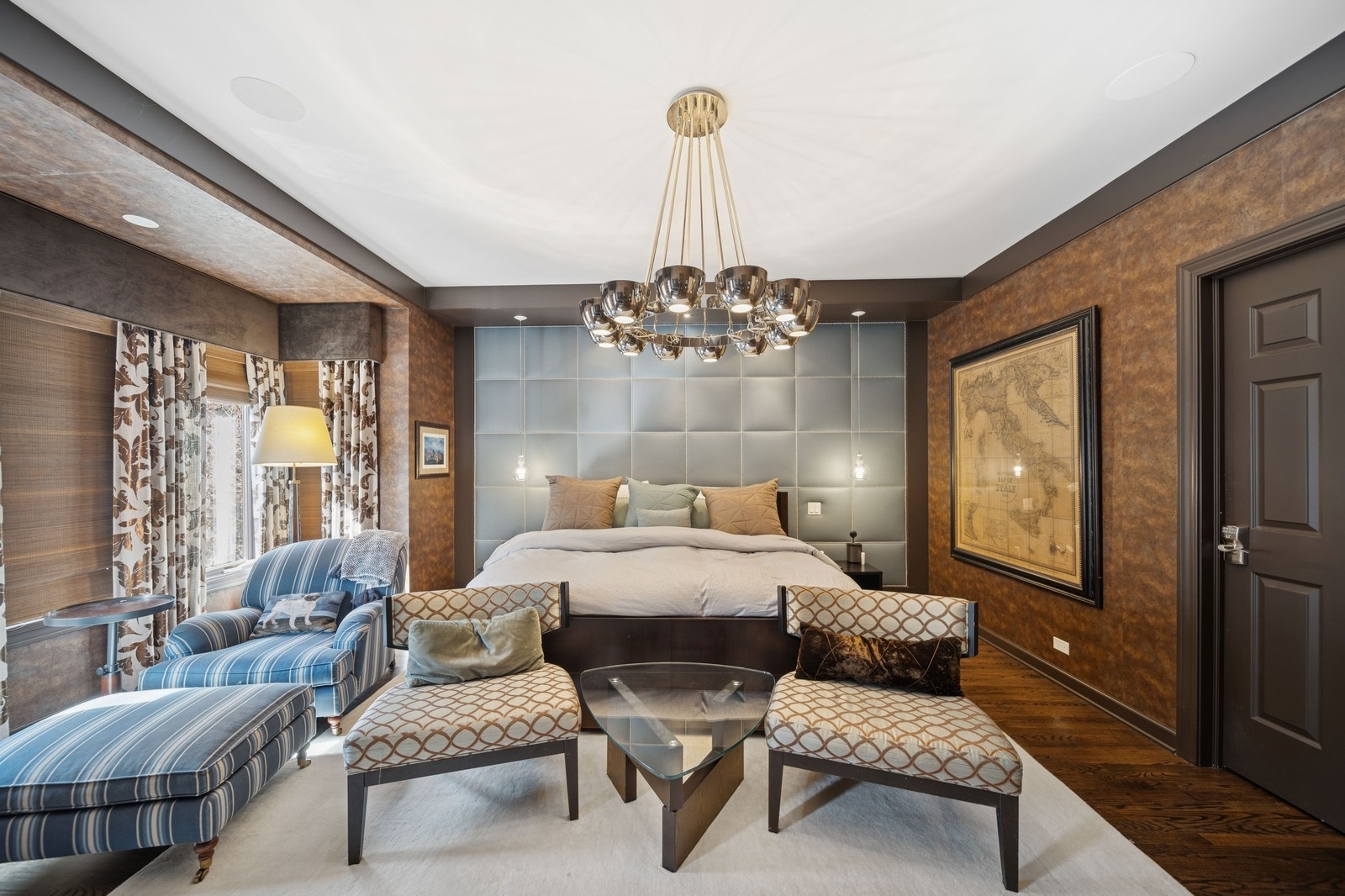 450 W Superior Street