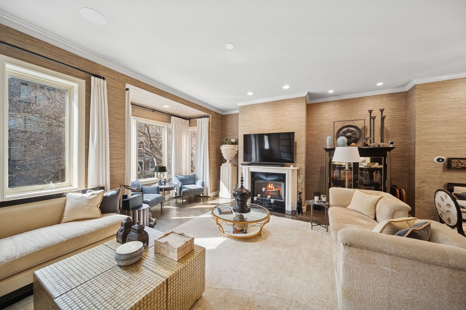 450 W Superior Street