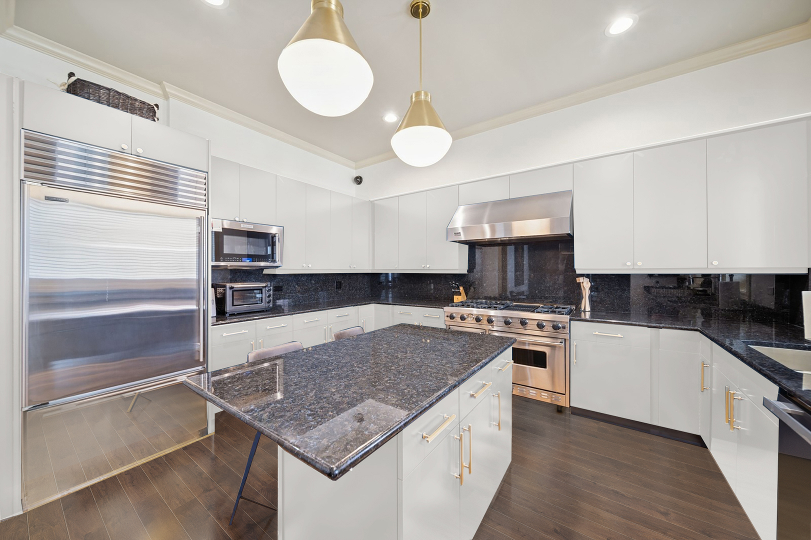 450 W Superior Street