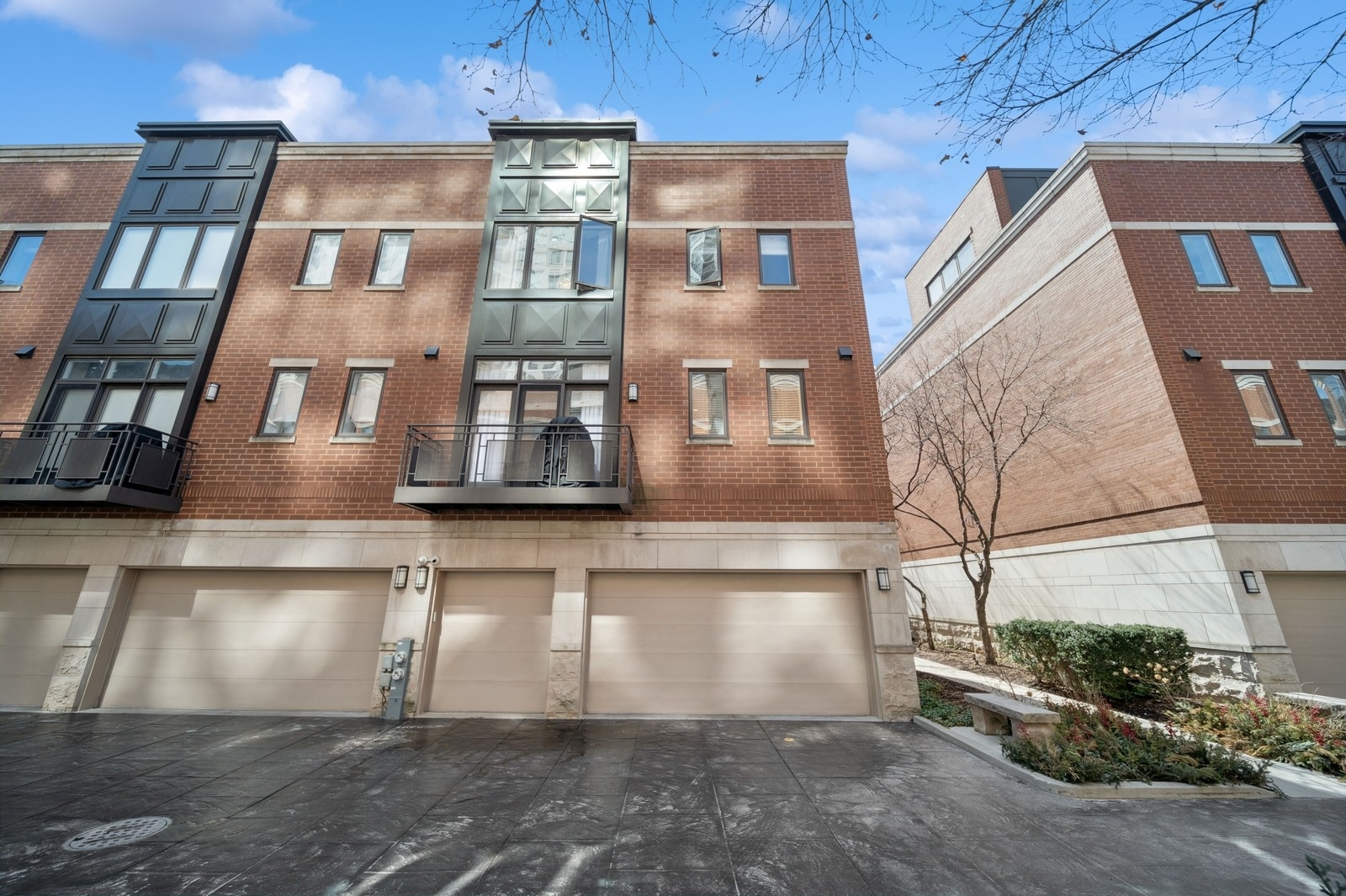 450 W Superior Street