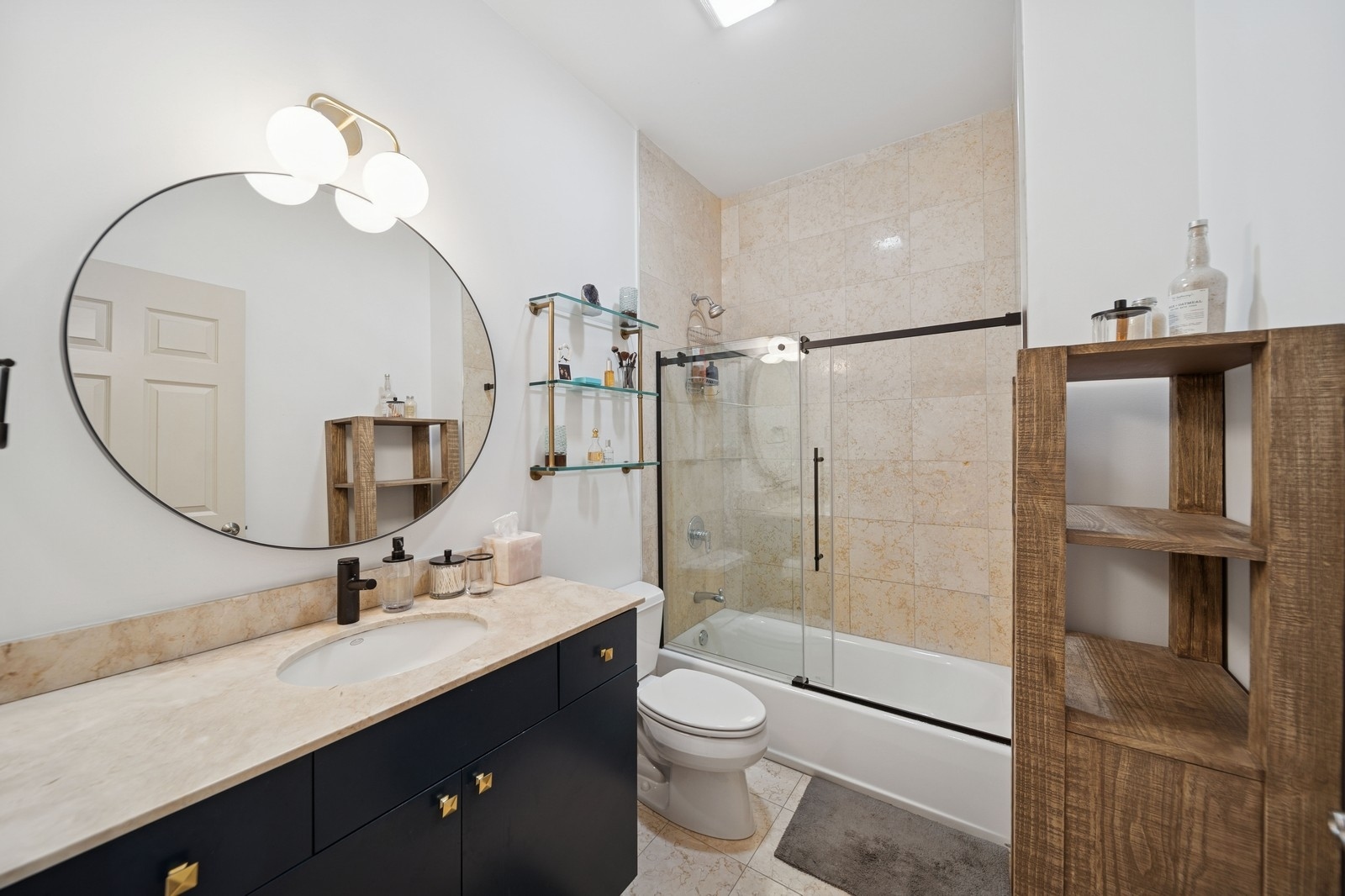 450 W Superior Street